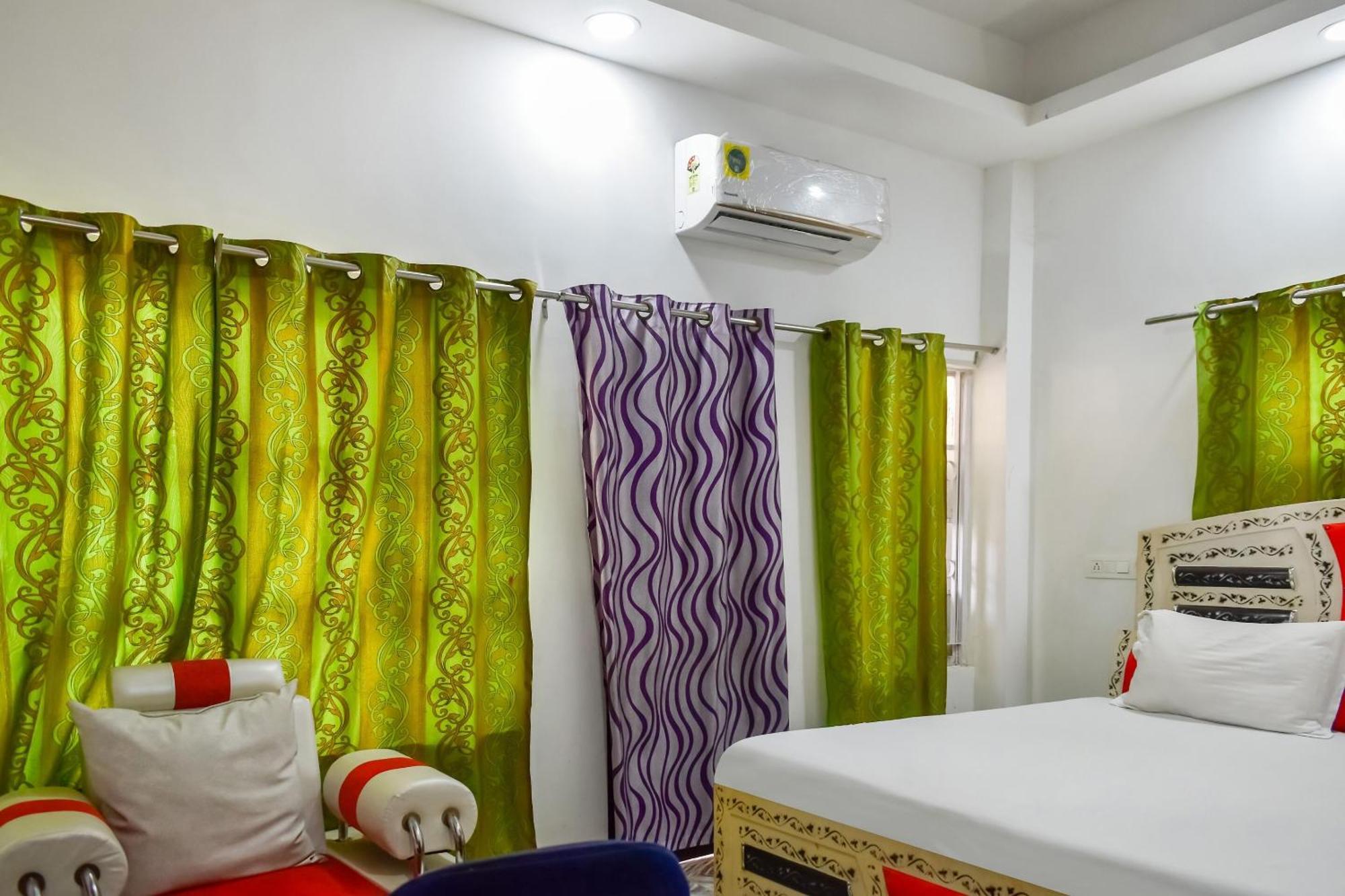 Super Hotel O Pradhan Nagar Силигури Экстерьер фото