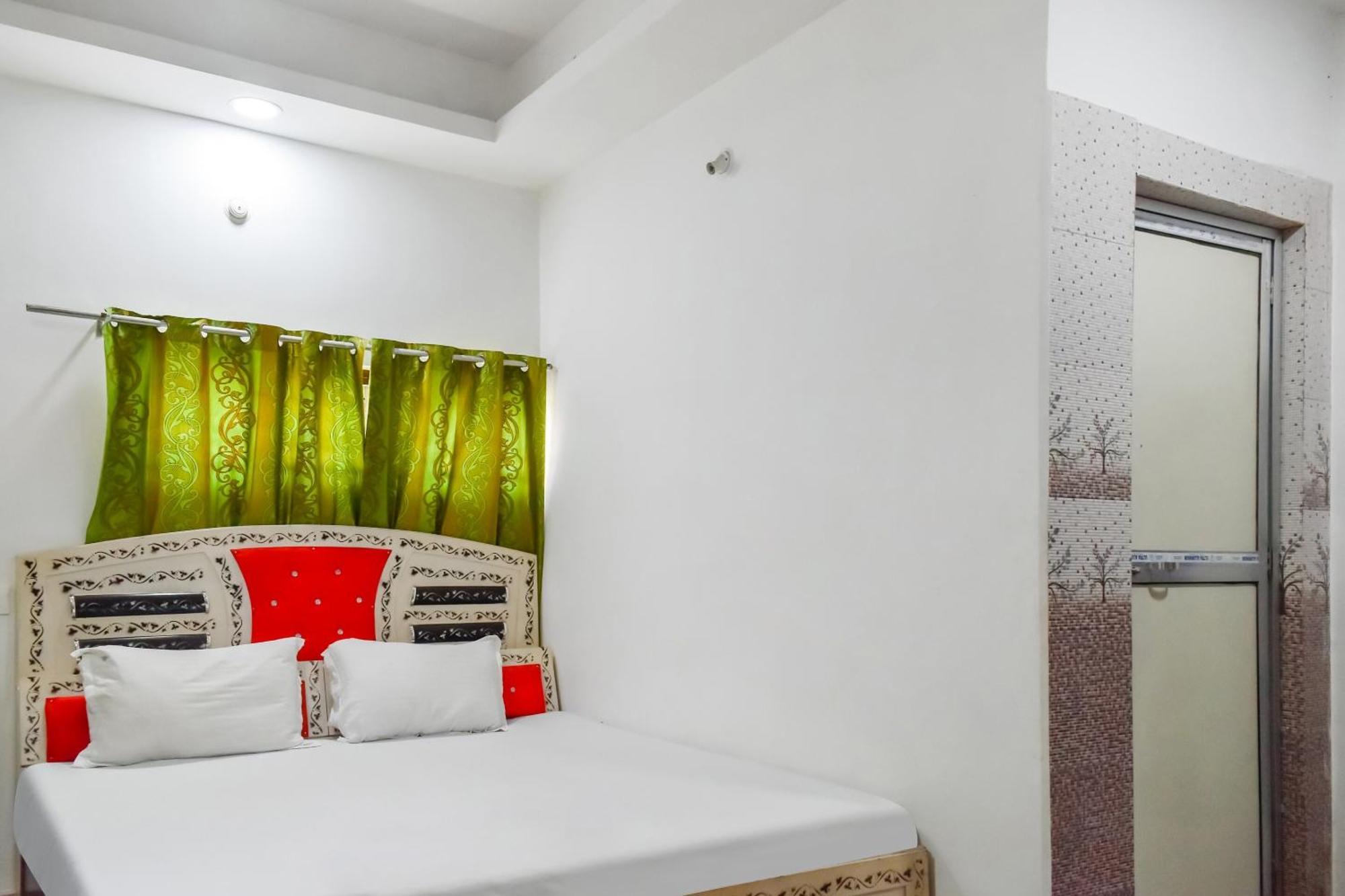 Super Hotel O Pradhan Nagar Силигури Экстерьер фото